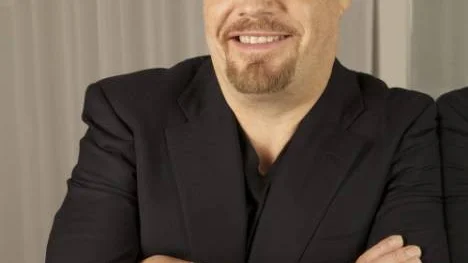 Eddie Izzard.