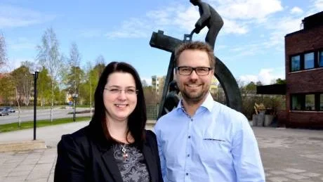 PÅ TÅRNA. "Vi måste vara på tårna för att möta framtiden", säger kommunalrådet Ellinor Söderlund (S). Björn Söderbäck leder arbetet med att göra Kalix kommun till en attraktiv arbetsgivare.