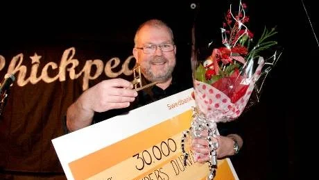 OVETANDE. Anders Durvall visste ingenting innan han kallades upp på scenen för att ta emot priset, Filmsparken 2012.  Foto: Mikael Rutqvist
