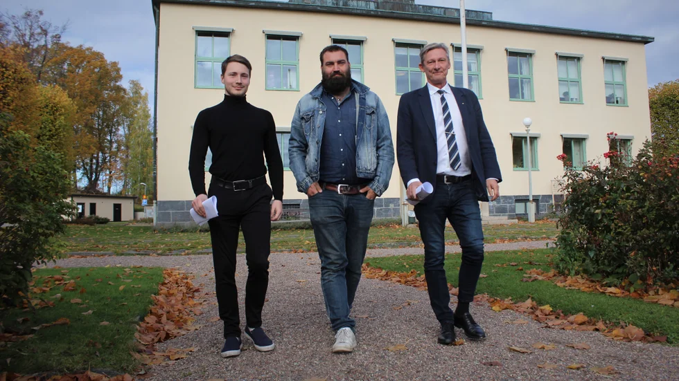 Här kommer företrädare för nya oppositionen, Nystart Åtvidaberg. Max Haienhjelm (SD), Joel Edoff (KD) och Tommy Aarna (M) hävdar att partierna står mycket nära varandra i tunga frågor som vård, skola, omsorg och inte minst kommunens ekonomi.