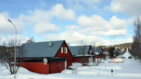 OMSTRITT AVTAL. LKAB ser det helt enkelt som en ekonomisk möjlighet att föra över kostnader för ny bebyggelse på villaägarna, säger Ulf Stenberg, Villaägarnas chefsjurist. Han menar att alla invånare i Gällivare är förlorare.