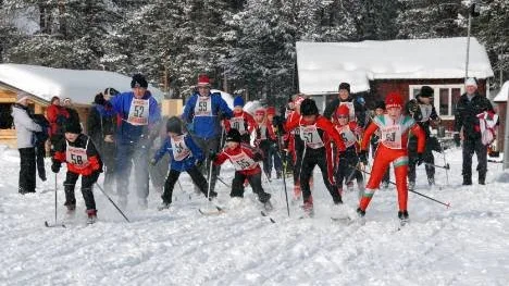 Starten har gått för femkilometersloppet. Satsningen är total.