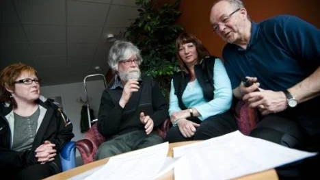 Kristina Bäckström (C), med de två nya Centerpartisterna Mats Klockljung och Ann-Karin Sundström. Samt gruppledaren Sven-Olov Granlund. "Den första listan var fastställd, då gör vi en till", säger Kristina Bäckström.