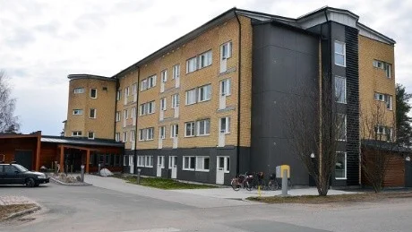 OACCEPTABELT. Arbetsmiljön på Rönngården är oacceptabel, anser Kommunals huvudskyddsombud som kräver att Arbetsmiljöverket inleder en granskning av verksamheten.