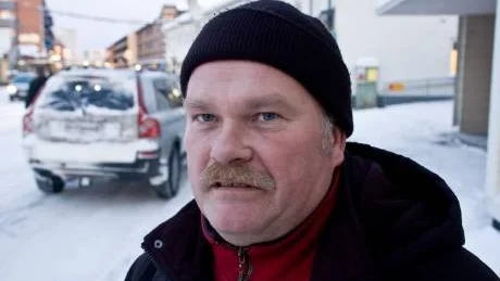 I FOKUS. Christer Carlsson (S) är i skottgluggen för beslutet att lägga ner demensboendet Bergbacka. Anhöriga upprörs och han själv ångrar ett uttalande i veckan som ytterligare retat upp de anhöriga.