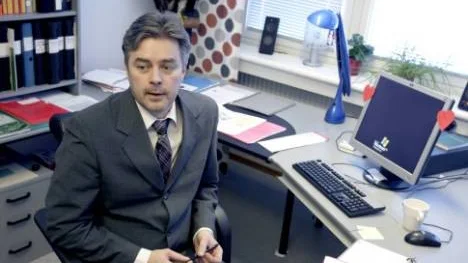 Bo Olovzon, Christinaskolans rektor, stödjer eleverna men är tveksam till deras matstrejk.