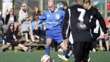 Robert Bergvall, Storfors, på väg igenom. I början av andra halvlek hade en jättechans att göra 1-0 hemma mot Alvik. Men istället blev det Simon Öberg som blev matchvinnare genom att göra enda målet i matchen.