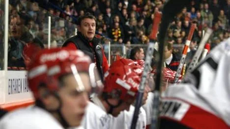 Patric Jonsson har flera säsonger som tränare bakom sig inom Piteå Hockey. Ifjol tog han över som sportchef och nu summerar han första vintern som godkänd. (Arkivbild).