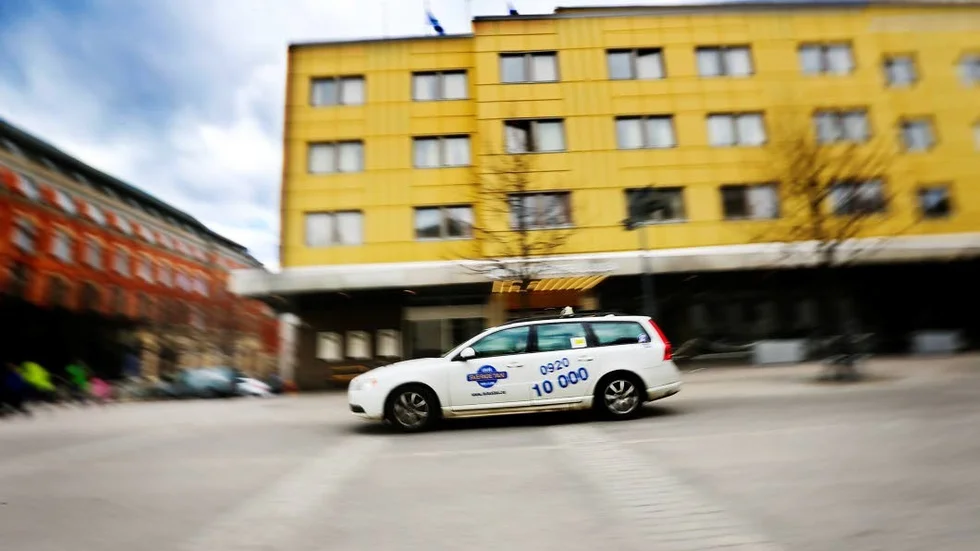 Taxibilar kommer från 4 juni att få trafikera Luleås bussgator med undantag av Smedjegatan.