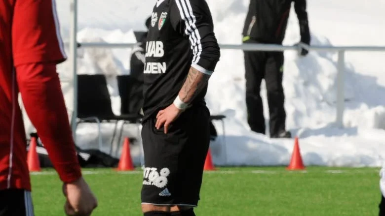 Otäckt. Aaron Spear fick se sin lagkamrat Daniel Carne åka ambulans från matchen.