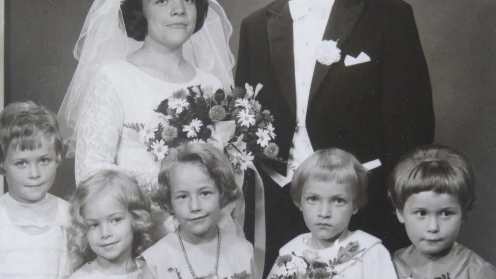 Iris och Bo Andersson-Drugge tillsammans med brudens syskonbarn.