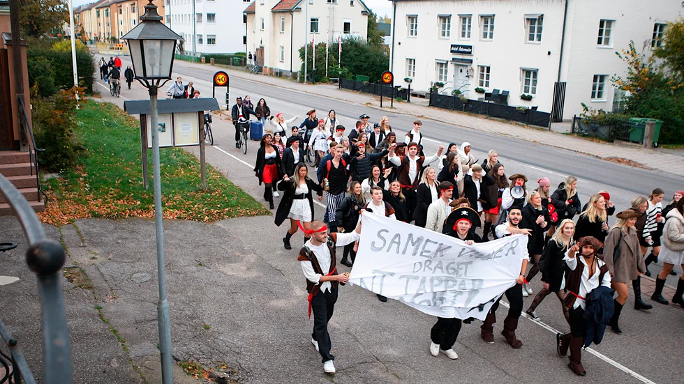 Varje år klär programmen ut sig till något inför dragkampen, och i år blev det piratutstyrsel på samhälls- och ekonomieleverna. 