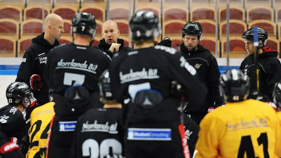 Nytt. Stefan "Skuggan" Nilsson testar ett nytt backpar.