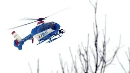 I samband med sökandet efter den försvunne skoterföraren användes även helikopter med särskild värmekamera. (Arkivbild)