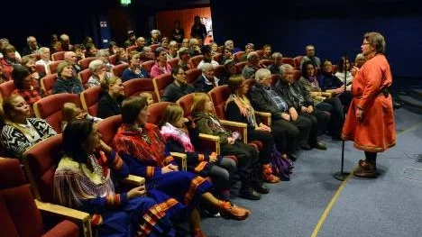 Fia Kaddik har blivit den samiska kulturveckans stora personlighet. Hon berättade bland annat om sin barndom i två läger, det kristna och det icke-kristliga.