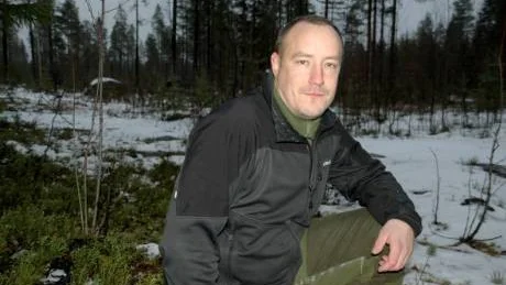 HÅLLER KOLL. Altovargen som färdas ensam är drygt tre år gammal och gulgrå till färgen, enligt Joakim Pelli.  Foto: Britt-Louise Spets