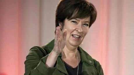 LÄR LÄXAN. Mona Sahlin (S) och Socialdemokraterna ger både oseriösa och skrämmande löften.