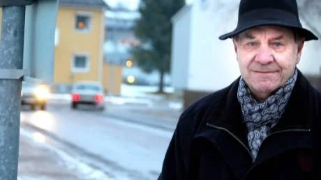 STÄNG. Olle Olofsson menar att en stängning av ena in- och utfarten till Coop forums parkering skulle förbättra trafikmiljön väsentligt.