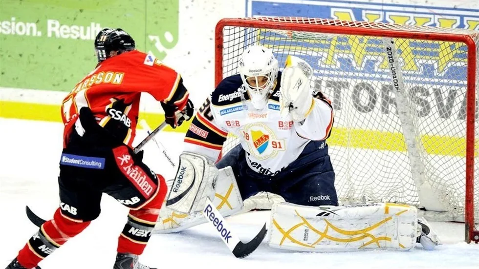 På plats. Mark Owuya, här i Djurgårdsdressen, landar i Luleå klockan 19 på torsdagen. Han ersätter Daniel Bellissimo som lämnar laget.