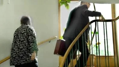 Ilsknade till. Den åtalade 44-åringen brusade upp under rättegången och vägrade att svara på frågor. Här med advokaten Jan Wennerbrandt. Foto: Mats Gröning