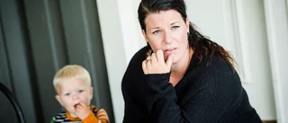 De tvingades vänta i åtta månader på plats