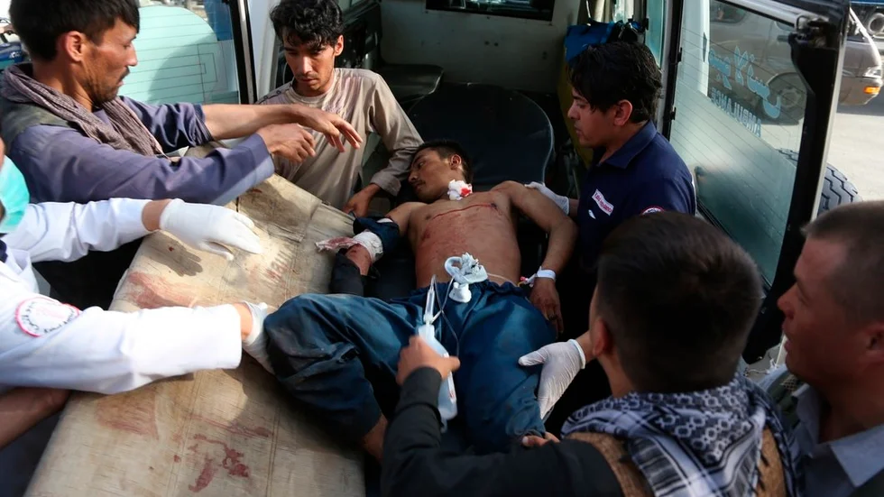 Våldet ökar i Afghanistan. Men det verkar inte påverka svensk politik eller Migrationsverkets syn på avvisningar och utvisningar till landet. Trots att det bitvis varit så oroligt att svensk ambassadpersonal inte har kunnat ta sig till flygplatserna för möta människor som avvisats dit från Sverige.