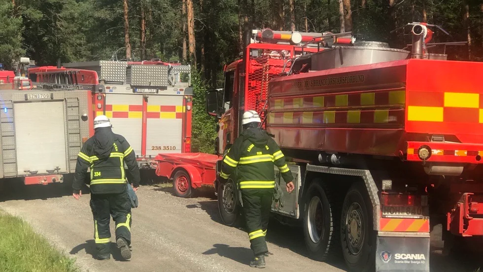 1 000 kvadratmeter stor brand i Öllösa nordväst om Gnesta. 