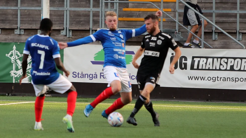 Adrian Petersson.