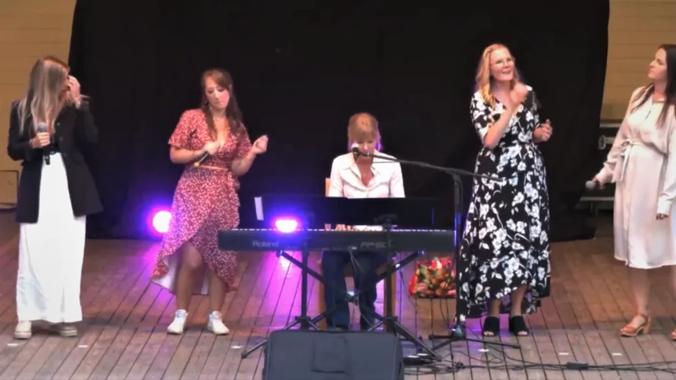 Decibella tolkade bland annat Aretha Franklin.