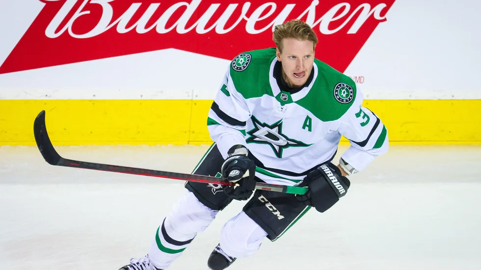 Efter nio säsonger i Dallas Stars har den tidigare Skellefteå AIK-backen John Klingberg skrivit på för Anaheim ducks.