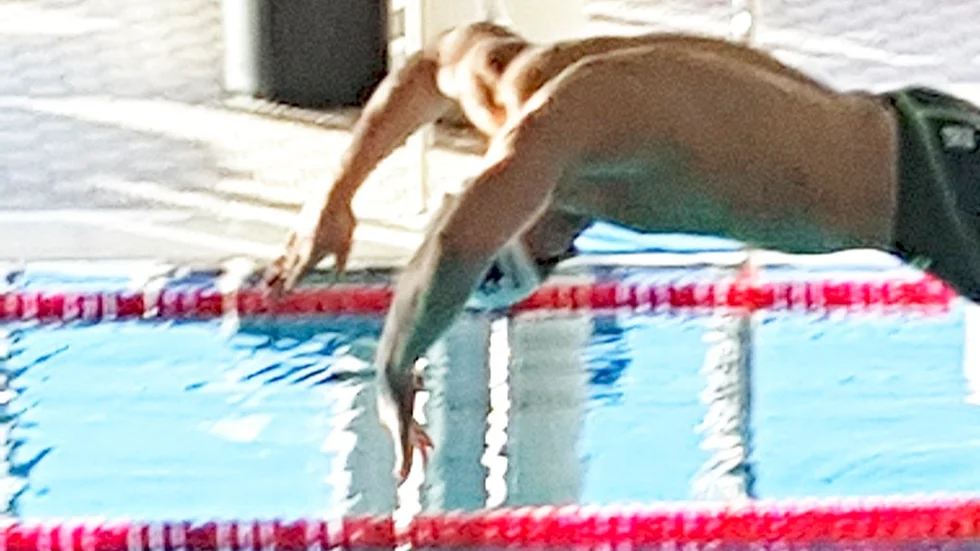 Emil Kernen slog till med personliga rekord i samtliga sina starter i regionfinalen av Sum-Sim. Foto: Privat