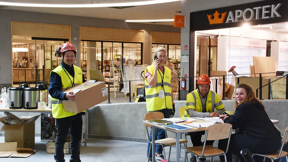 Joel Ahlquist (projektledare), Sofia Lindqvist, Henrik Johansson och Malin Fors, alla anställda på LKAB, är i full gång med flyttarbetet. 