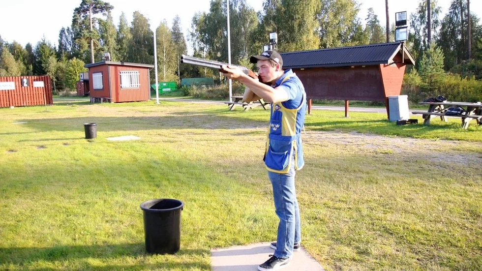 Valet om en VM-biljett stod mellan klubbkompisarna Edvin Moberg och Gustav Pettersson. Den gick till Gustav Pettersson som får följa med till Moskva i september. Men innan dess väntar helgens SM för de båda Oppundaskyttarna.
