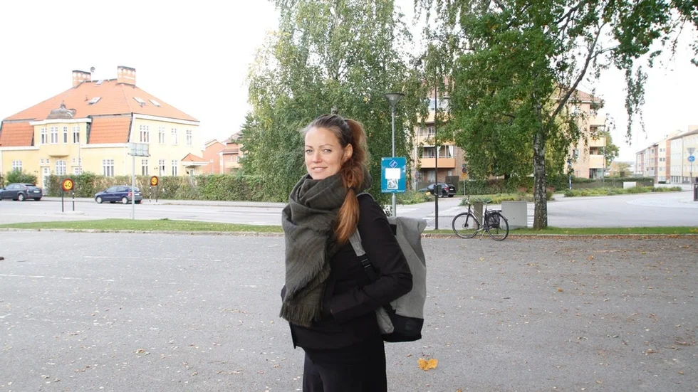 Karolina Zander tippar att skejtparken utanför Kulturskolan står färdig lagom till jul.