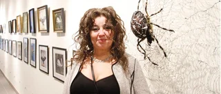 Jättespindel tar plats på gallerians vägg – vernissage på lördag