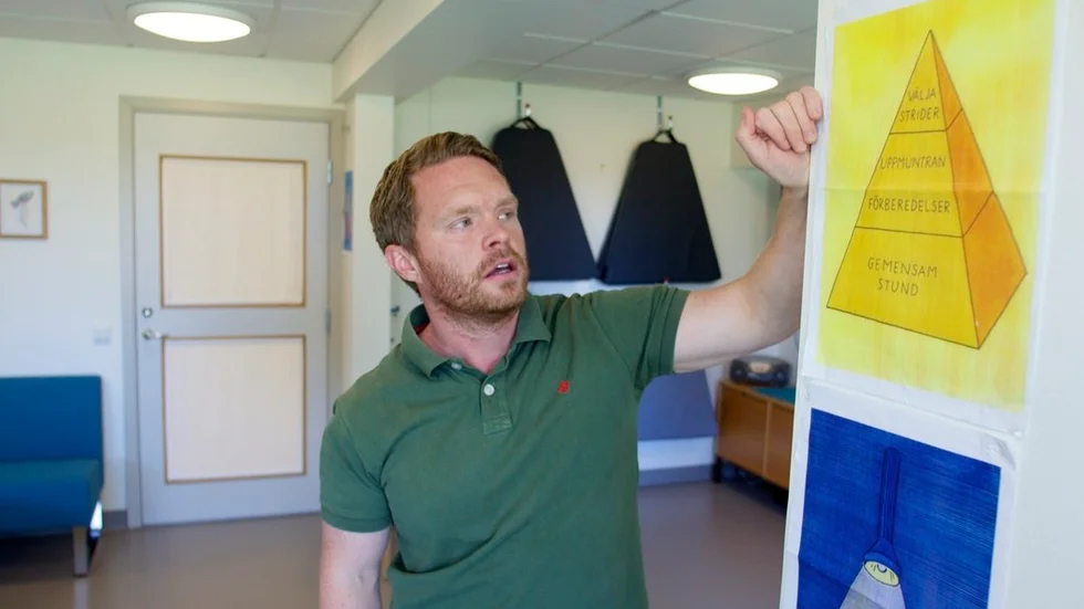 Henning Samuelsson har själv två söner i yngre åldrar och är väl medveten om föräldrasituationens "baksidor".