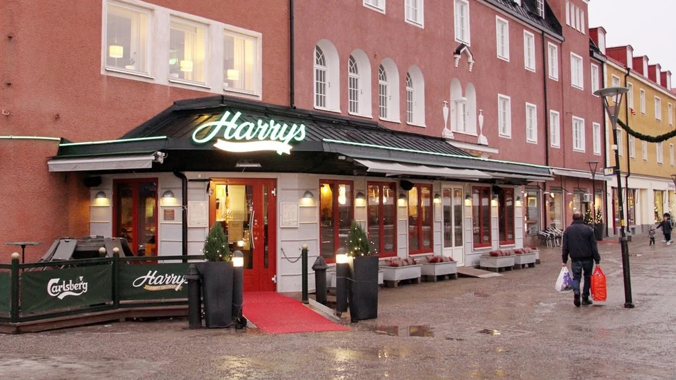 Gäster och personal övervakades utan tillstånd innan kamerorna togs ner. Nu har Harrys ansökt om tillstånd.