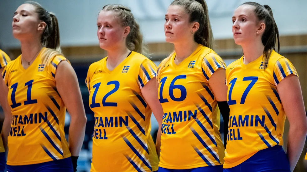 Hilda Gustafsson (nummer 12) bytte av Vilma Andersson (nummer 16) i storsegern mot Luxemburg.