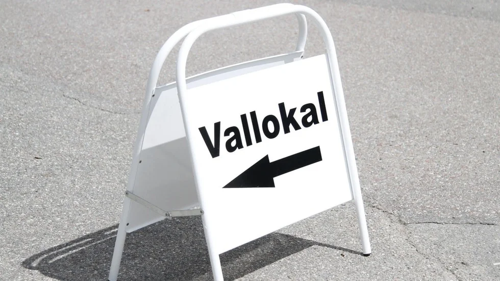 Antalet vallokaler i Åtvidabergs kommun minskar när antalet  valdistrikt halveras. Samtidigt införs röstmottagningsställen i Björsäter, Falerum och Kvarnvik. 