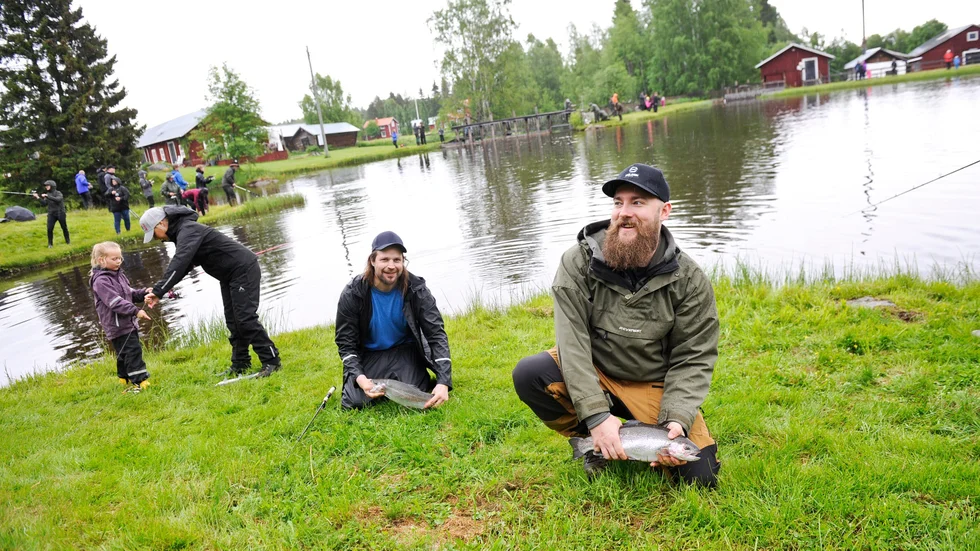 Mattias Lundgren och Emil Lindfors fick napp så snart startskottet hade gått.