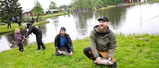 Traditionella fiskepremiären gav många napp: ”En riktig fining, den väger lätt två kilo”