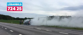 Plötsligt brann det i bilen