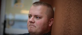 Jonas liv kantades av våld, missbruk och kriminalitet – nu jobbar han på behandlingshem: "Jag sökte över 2 000 jobb"
