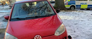 22-åring iakttogs när han sparkade på bil – "Minns inte"