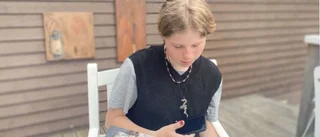 Kelly, 15, visar konst i Gula kvarn – vernissage i helgen: "Har målat så länge jag minns"