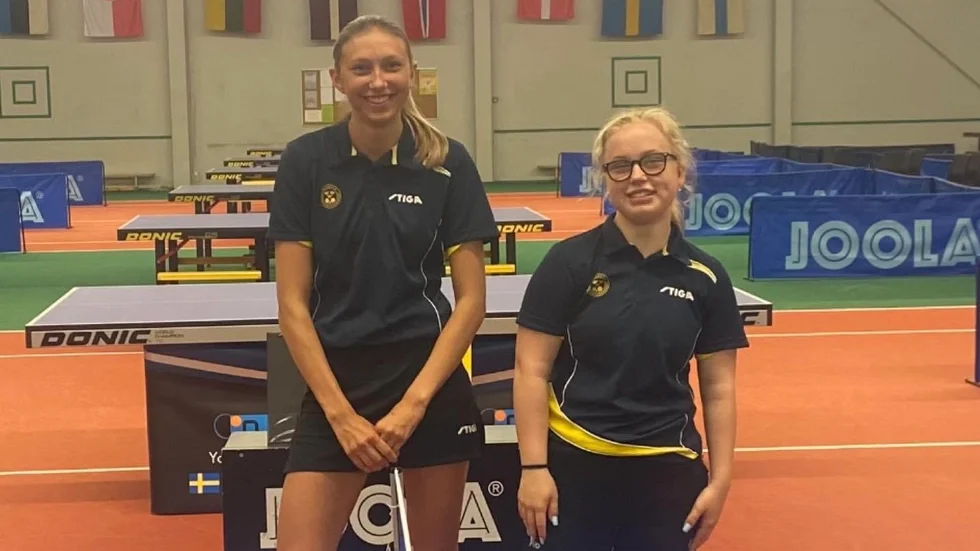 Västers BTK:s Felicia Szerman och Clara Ellermann spelade bra för Sverige i de nordeuropeiska mästerskapen i Estland.