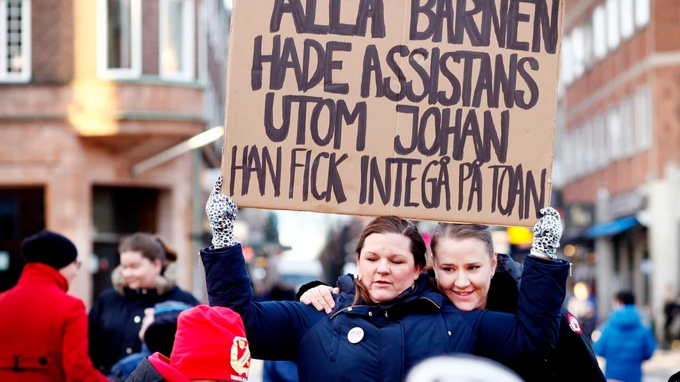 LSS och personlig assistans ska återupprättas som den frihetsreform det en gång var tänkt som, skriver Liberalerna. Bilden är från manifestation i Eskilstuna den 3 december. Foto: Veronica Karlsson.