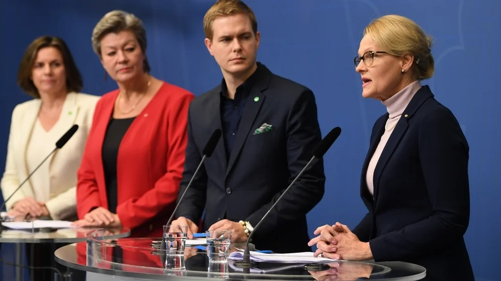 Statsråden Isabella Lövin (MP), Ylva Johansson (S), Gustav Fridolin (MP) och Heléne Fritzon (S) på måndagens pressträff.