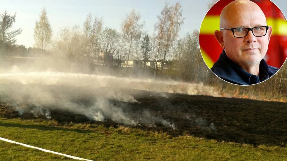 Gräsbrand vid Rektorsvägen i Eskilstuna 2014-04-21, fotograf insatsledare Joakim Lundholm. I hörnet Lars Lagebo, räddningschef i Eskilstuna kommun.