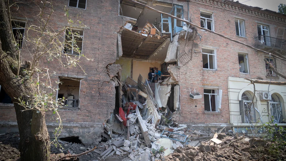 Enligt brittiska underrättelseuppgifter är det troligt att Ryssland fokuserar på att ta över Donetskregionen. Bilden visar förödelse efter ryska attacker i Donetsk-staden Bakhmut förra veckan. Arkivbild.